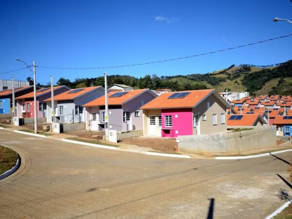 CDHU quer regularizar contratos em atraso de 6,2 mil famílias no Vale