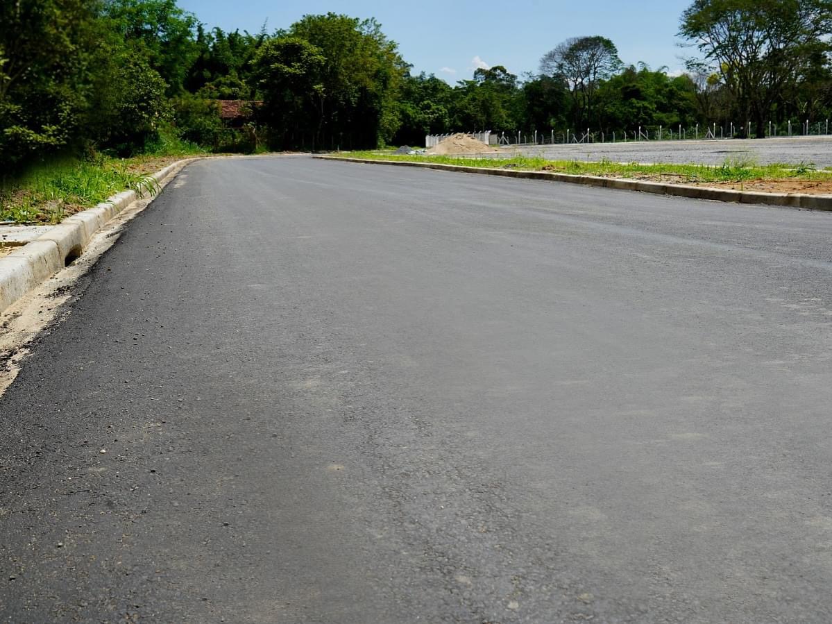 Prefeitura de Lorena conclui pavimentação de trecho da Estrada Municipal do Taboão