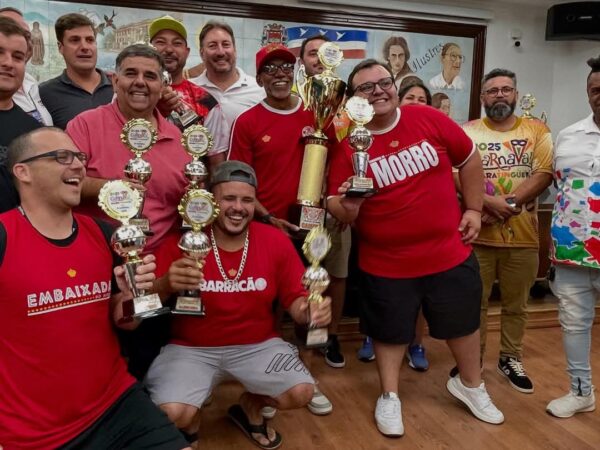 Embaixada do Morro é campeã do Carnaval de Guaratinguetá