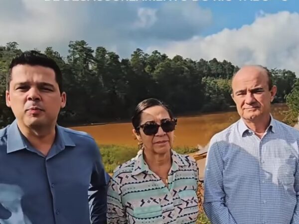 Ballerini acompanha obras de desassoreamento do rio Taboão