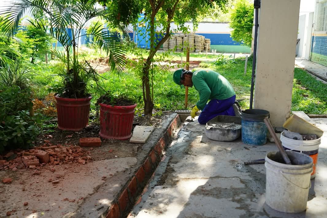 Prefeitura segue trabalhando na reforma da EM Conde de Moreira Lima