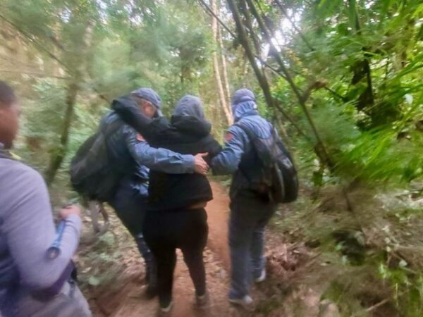 Mulher é resgatada após mal súbito no Pico dos Marins