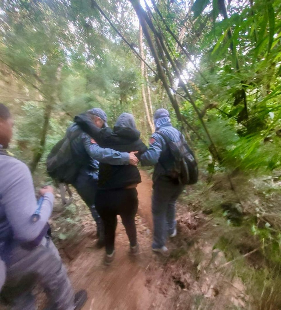Mulher é resgatada após mal súbito no Pico dos Marins