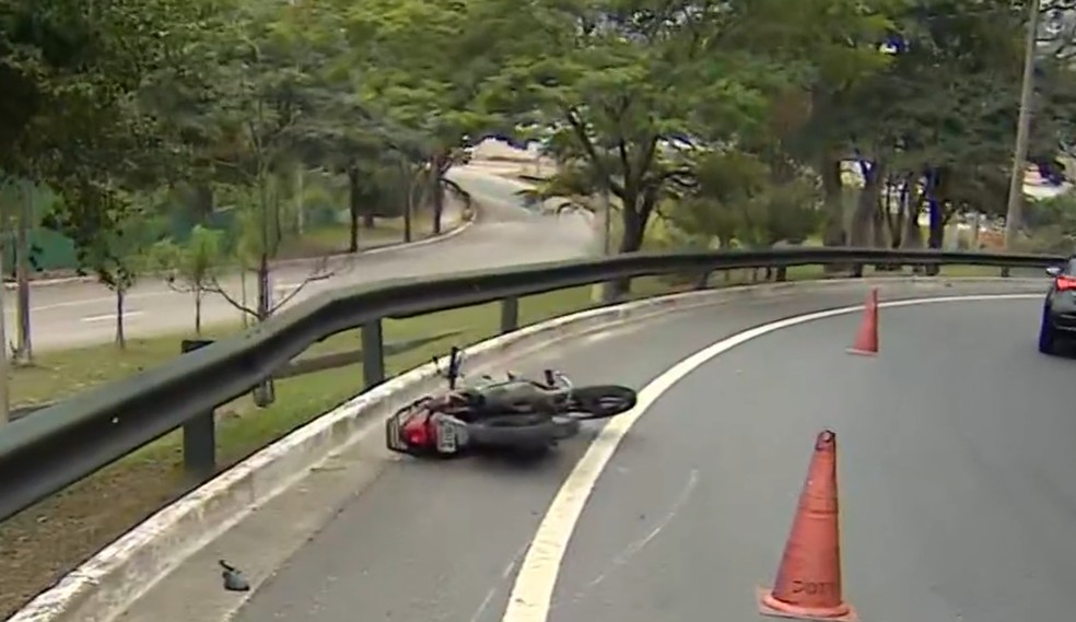 Jovem morre em acidente de moto em São José
