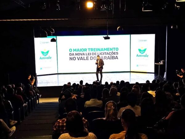 Lorena sedia workshop sobre a nova Lei de Licitações com participação de gestores de 30 cidades