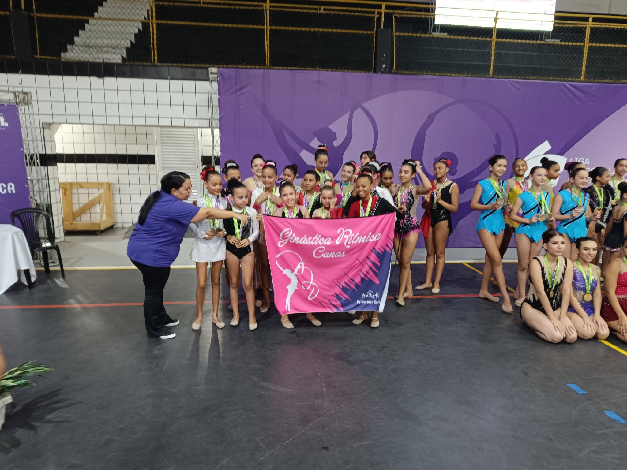 𝐆𝐢𝐧𝐚𝐬𝐭𝐚𝐬 𝐝𝐞 𝐂𝐚𝐧𝐚𝐬 𝐜𝐨𝐧𝐪𝐮𝐢𝐬𝐭𝐚𝐦 𝟐𝟖 𝐦𝐞𝐝𝐚𝐥𝐡𝐚𝐬 𝐞𝐦 𝐟𝐞𝐬𝐭𝐢𝐯𝐚𝐥 𝐧𝐨 𝐥𝐢𝐭𝐨𝐫𝐚𝐥 𝐩𝐚𝐮𝐥𝐢𝐬𝐭𝐚