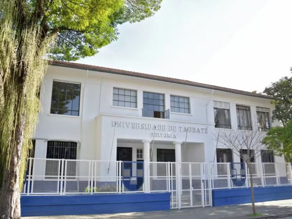 Unitau abre concurso com salários de até R$ 3,3 mil