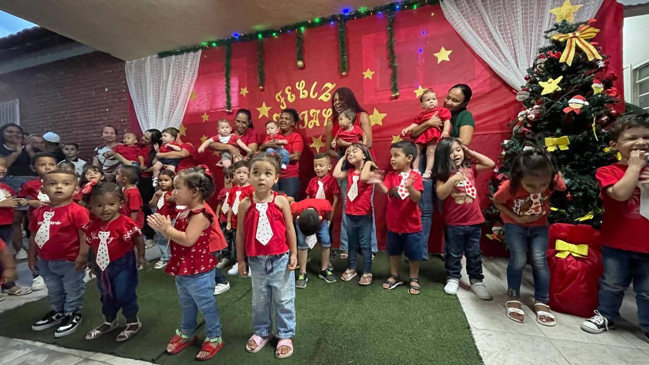 𝐀𝐭𝐢𝐯𝐢𝐝𝐚𝐝𝐞 𝐝𝐞 𝐍𝐚𝐭𝐚𝐥 𝐫𝐞ú𝐧𝐞 𝐟𝐚𝐦𝐢𝐥𝐢𝐚𝐫𝐞𝐬 𝐞 𝐞𝐪𝐮𝐢𝐩𝐞 𝐝𝐚 𝐂𝐫𝐞𝐜𝐡𝐞 𝐋𝐞𝐝𝐚 𝐌𝐚𝐫𝐢𝐚