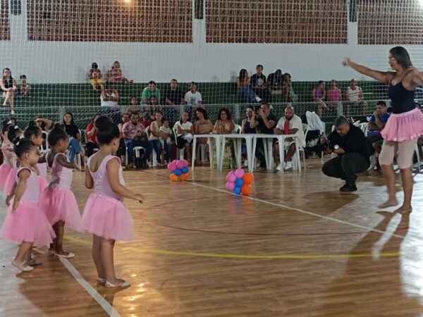 Ginástica Rítmica encerra o ano com festival em Canas