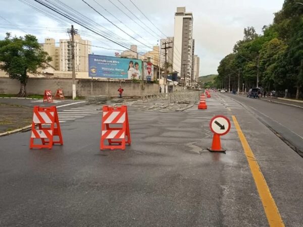 Início da montagem das estruturas do Carnaval em Guará