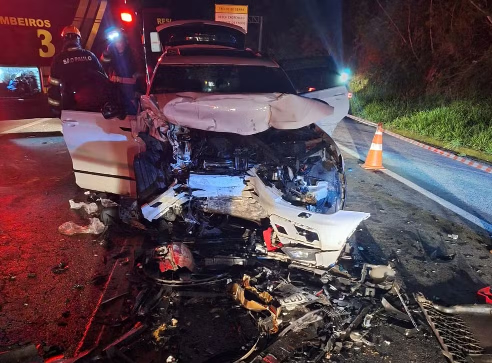 Duas pessoas morrem e nove ficam feridas em acidente entre carros na Floriano Rodrigues Pinheiros, em Pinda