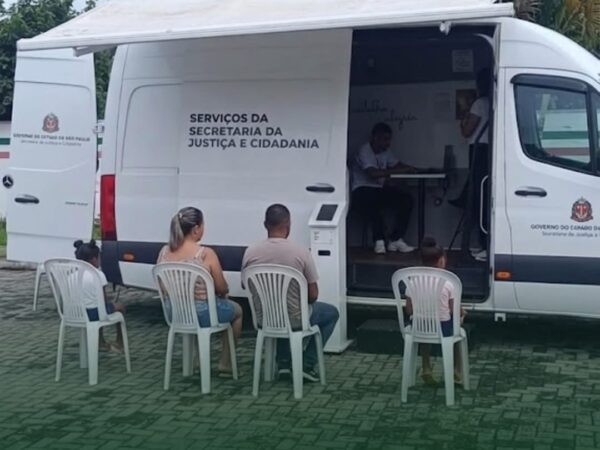 𝐂𝐢𝐝𝐚𝐝𝐚𝐧𝐢𝐚 𝐈𝐭𝐢𝐧𝐞𝐫𝐚𝐧𝐭𝐞 𝐫𝐞𝐚𝐥𝐢𝐳𝐚 𝐪𝐮𝐚𝐬𝐞 𝟐𝟎𝟎 𝐚𝐭𝐞𝐧𝐝𝐢𝐦𝐞𝐧𝐭𝐨𝐬 𝐞𝐦 𝐂𝐚𝐧𝐚𝐬