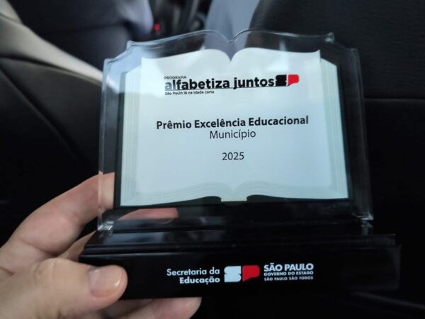 Lorena é reconhecida com o Prêmio Índice de Excelência Educacional