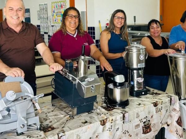 𝐂𝐚𝐧𝐚𝐬 𝐦𝐨𝐝𝐞𝐫𝐧𝐢𝐳𝐚 𝐜𝐨𝐳𝐢𝐧𝐡𝐚𝐬 𝐞𝐬𝐜𝐨𝐥𝐚𝐫𝐞𝐬 𝐞 𝐟𝐨𝐜𝐚 𝐧𝐚 𝐬𝐞𝐠𝐮𝐫𝐚𝐧ç𝐚 𝐚𝐥𝐢𝐦𝐞𝐧𝐭𝐚𝐫