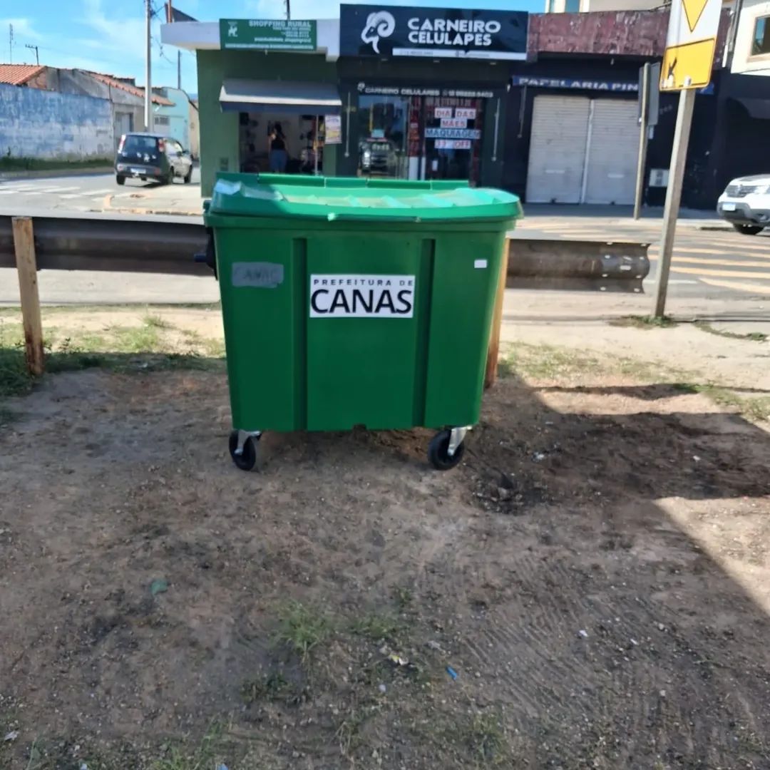 Canas instala contêineres pela cidade para facilitar descarte correto do lixo