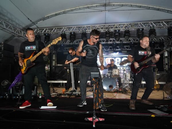 Biquíni Cavadão e KM 80 se apresentam na quarta noite da Festa da Padroeira