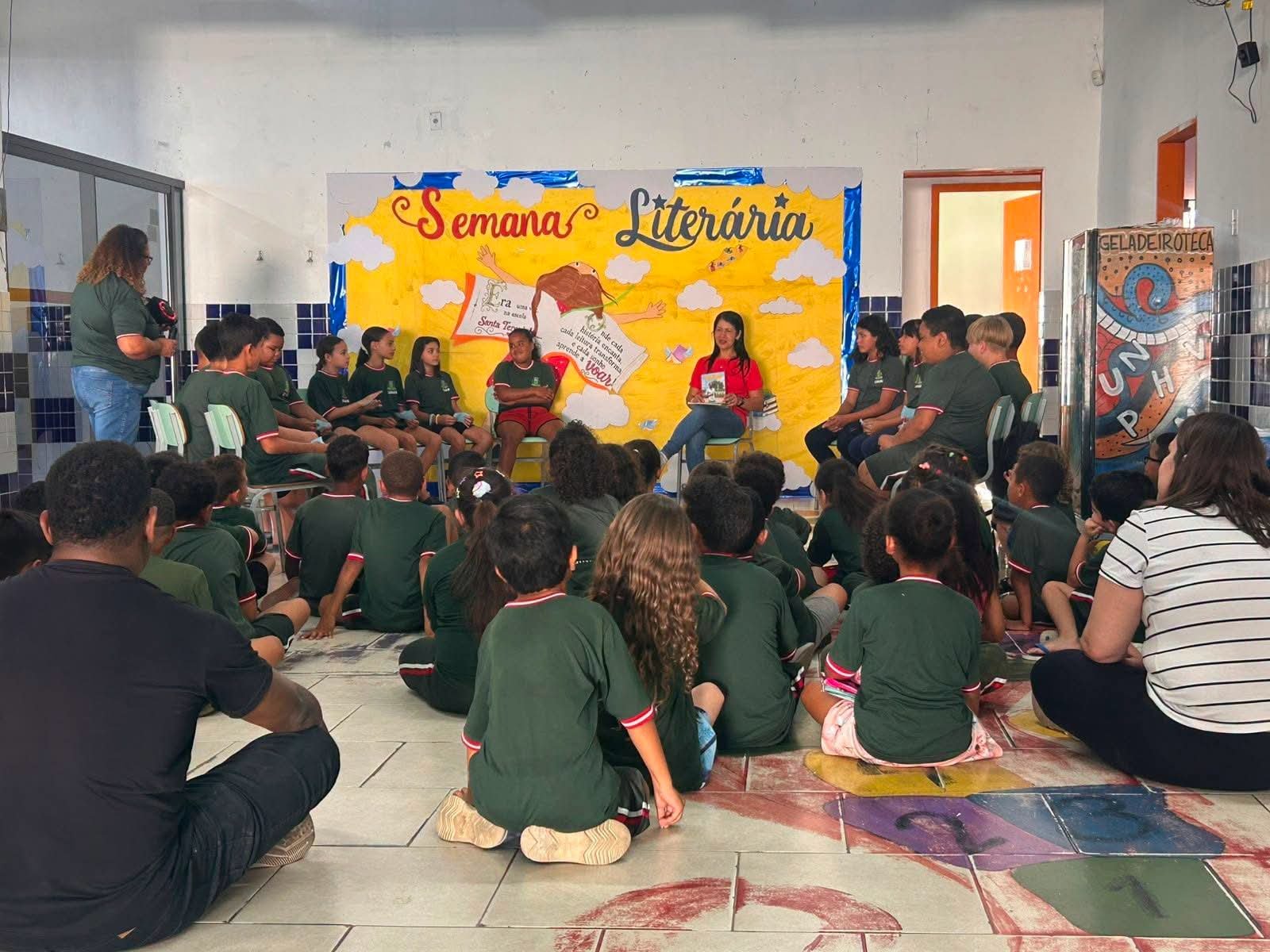 𝐒𝐞𝐦𝐚𝐧𝐚 𝐋𝐢𝐭𝐞𝐫á𝐫𝐢𝐚 𝐭𝐫𝐚𝐧𝐬𝐟𝐨𝐫𝐦𝐚 𝐥𝐞𝐢𝐭𝐮𝐫𝐚 𝐞𝐦 𝐝𝐢á𝐥𝐨𝐠𝐨 𝐧𝐚 𝐄𝐌𝐄𝐅 𝐒𝐚𝐧𝐭𝐚 𝐓𝐞𝐫𝐞𝐳𝐢𝐧𝐡𝐚