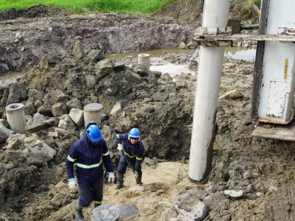 MRS realiza obra de drenagem no Rio Mandi, no trecho do bairro Vila Geny